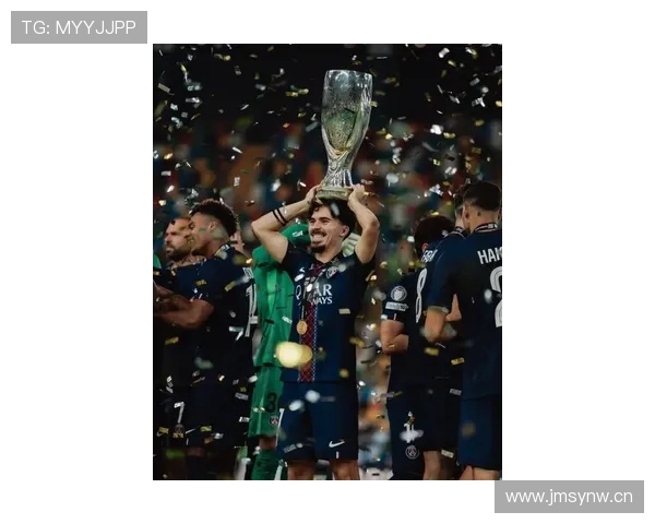 维蒂尼亚在巴黎圣日耳曼近期表现稳健,中场作用持续提升 维蒂尼亚在巴黎圣日耳曼近期表现稳健,中场作用持续提升