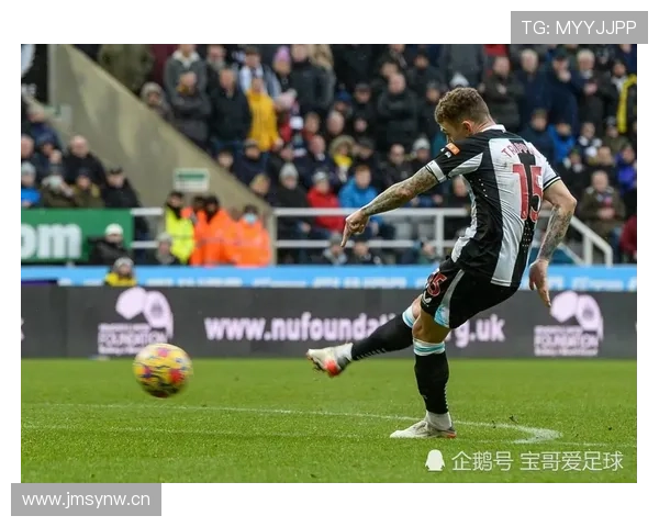 特里皮尔vs维尼修斯：速度型边锋的防守策略解析